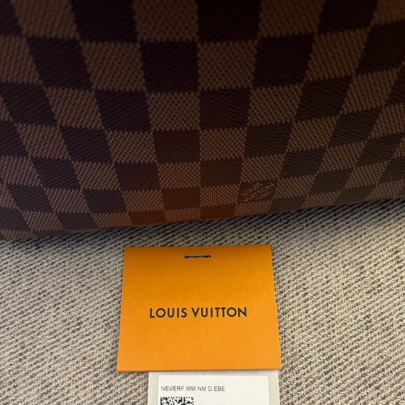 LOUIS VUITTON NEVERFULL MM DAMIER with Cherry Red Lining **rarely used** - Picture 10 of 13